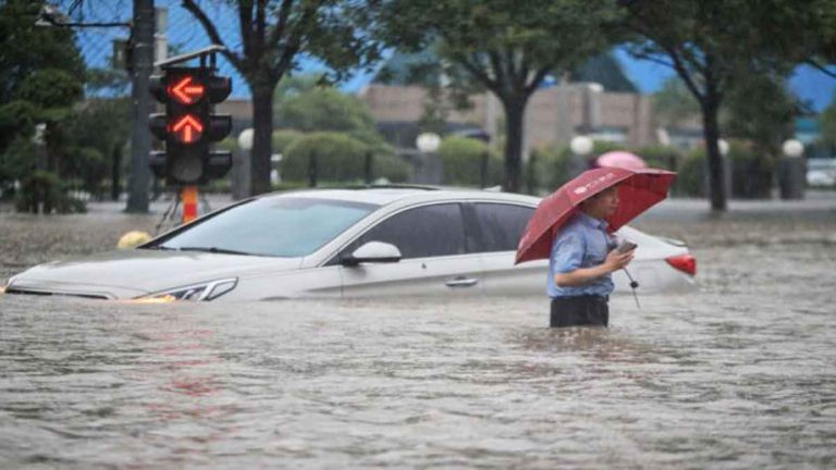 Korban Tewas Akibat Banjir di Tiongkok Meningkat  Ketika Tanggap Darurat yang Memicu Kritik