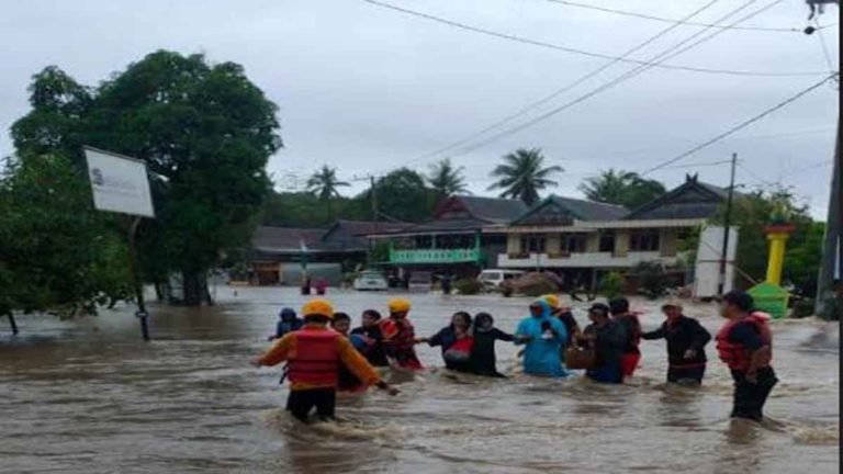 Cuaca Esktrem, Tiga Kabupaten di Sulawesi Selatan Terendam Banjir Hingga Ribuan Hektar Sawah Serta Perkebunan Terdampak