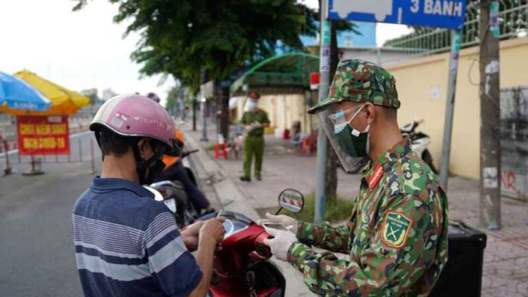 Kasus di Vietnam Terus Terdiagnosis Lebih dari 10.000 Kasus,  Orang-orang Tidak Diizinkan Keluar untuk Membeli Makanan