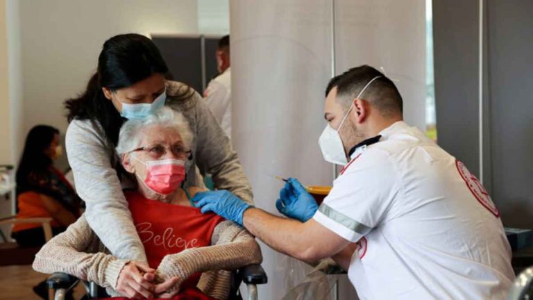 Kasus Infeksi Kembali Bangkit! Israel Berikan Suntikan Dosis Ketiga untuk Warganya Berusia di Atas 60 Tahun