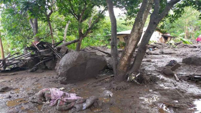 2  Warga Ngada, NTT Meninggal Dunia dan 1 Orang Hilang  Akibat Banjir Bandang