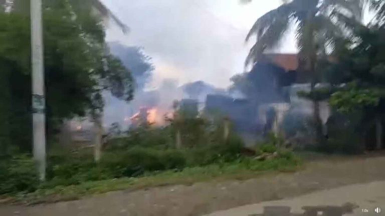 Tentara Junta Myanmar Menerobos Desa, Menembaki Milisi dan Membakar Rumah