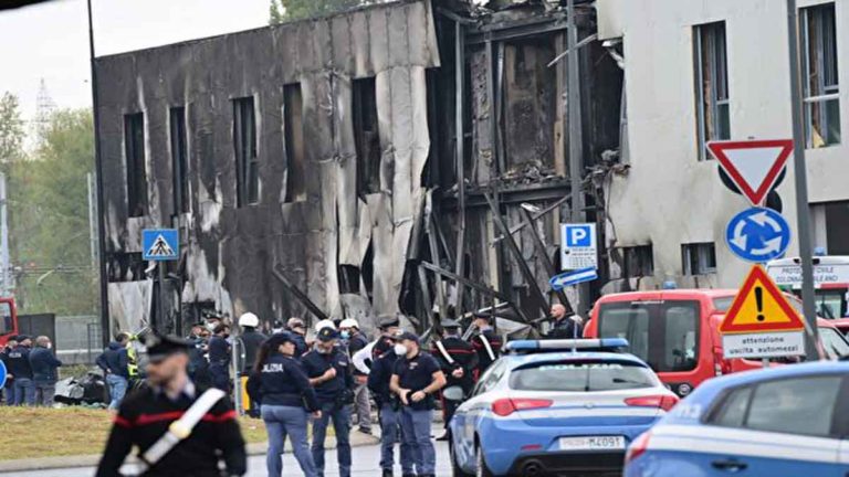 8 Orang Tewas dalam Kecelakaan Pesawat Ringan di Luar Kota Milan, Italia Termasuk Miliarder