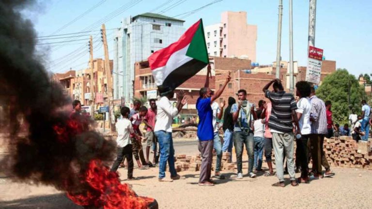 Kudeta Militer Sudan, Perdana Menteri Dibebaskan Usai Digulingkan