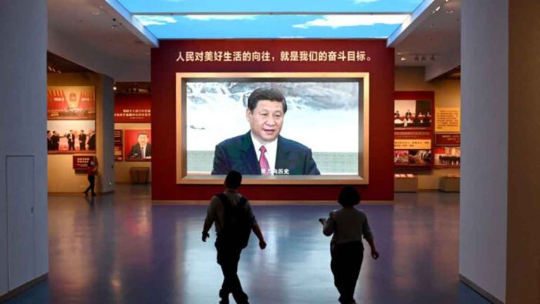 Selat Taiwan Masuk Periode Berbahaya Jika Militer Tiongkok Jadi Menganugerahi Xi Jinping Gelar Pemimpin Rakyat