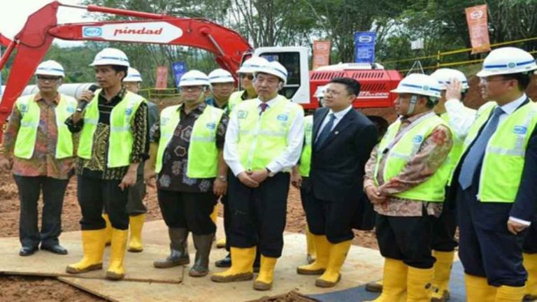 Maju Mundur Mega Proyek Kereta Api Cepat, Jebakan Utang Tiongkok Semakin Terlihat