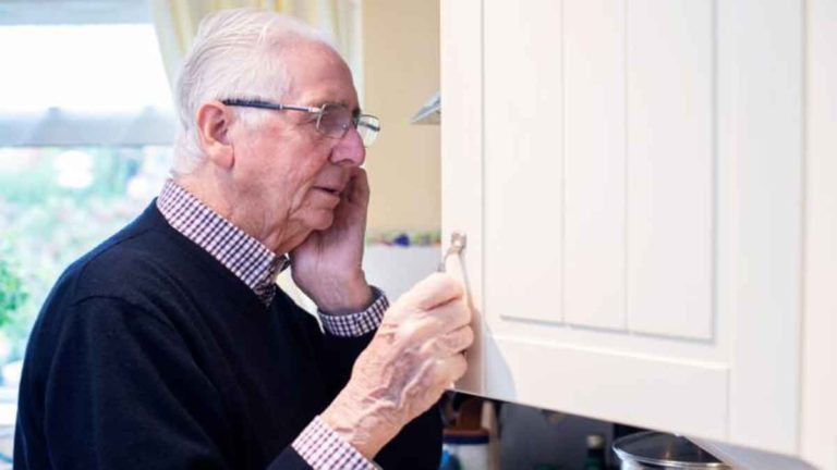 Bagaimana Meresepkan Obat Alzheimer yang Kontroversial?