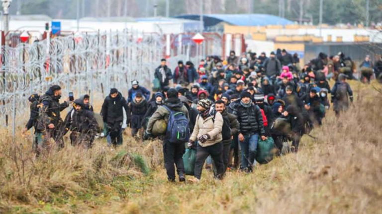 Krisis Imigrasi Eropa,  PM Polandia Ungkap Upaya Terbesar untuk Mengguncang Eropa