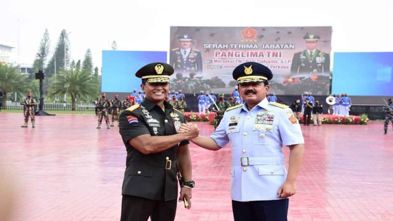 Marsekal Hadi Tjahjanto Resmi Serahkan Jabatan Panglima TNI ke Jenderal Andika Perkasa