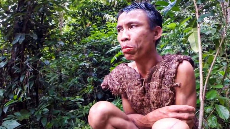 Tarzan di Kehidupan Nyata : Kisah Pria Selama 40 Tahun Tinggal di Hutan yang Memiliki Keterampilan ‘Manusia Super’ untuk Bertahan Hidup