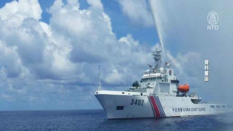 Kapal Maritim Tiongkok Menembakkan Meriam Air untuk Memblokir Kapal Pasokan Filipina di Perairan Laut Tiongkok Selatan