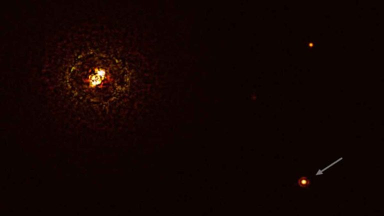 Para Astronom Menemukan Planet Raksasa yang 10 Kali Lebih Besar Dari Jupiter