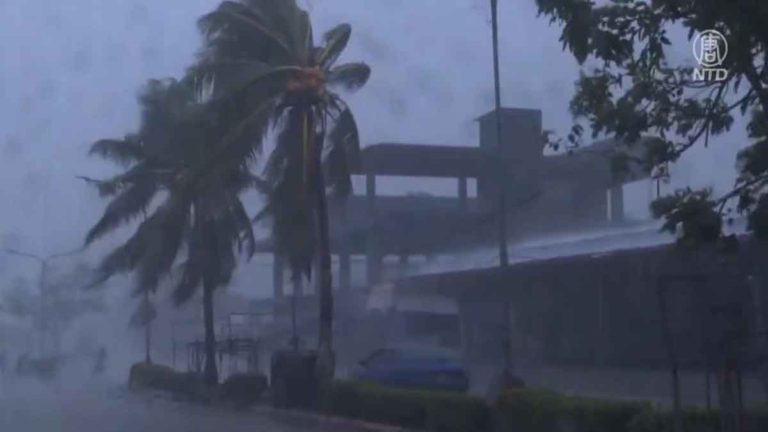 Topan Rai Melanda Filipina, 100.000 orang Dievakuasi