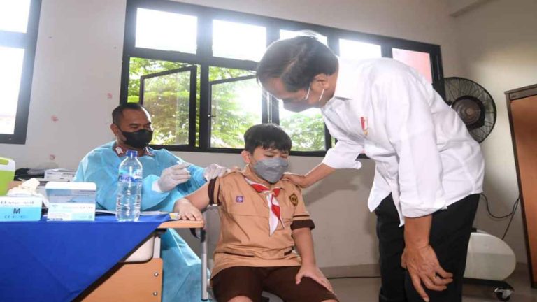 Satgas COVID-19 Sarankan Ini Jika Anak-anak Usia 6-11 Tahun Mengalami KIPI Vaksin