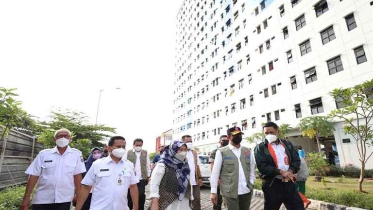 Ketua Satgas COVID-19 Tinjau Kesiapan Rusun di Jakarta Antisipasi Kebutuhan Karantina Pekerja Migran