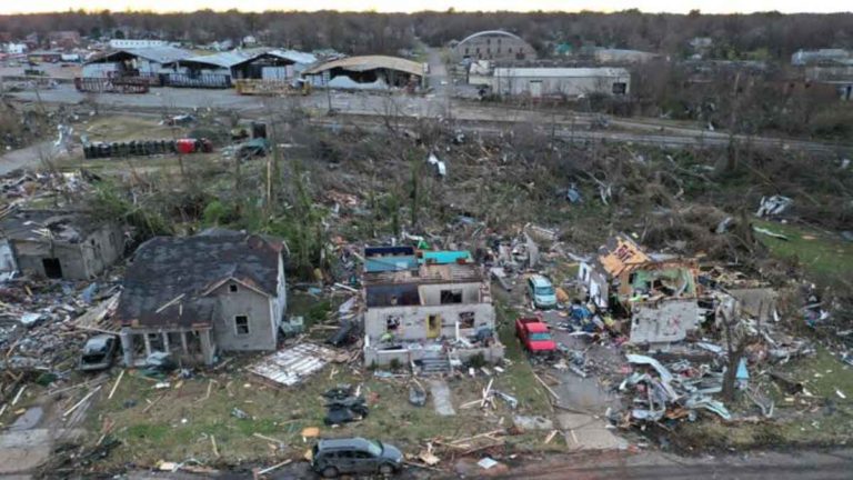 Tornado Menyapu Banyak Negara Bagian di AS Tengah,  70 Orang Tewas di Kentucky