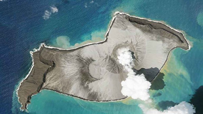 Apa Penyebab dari Ledakan Gunung Berapi Bawah Laut di Tonga? Ketika Kawah Vulkanik Menjadi Tersembunyi Hingga Menyulitkan Pemantauan Satelit