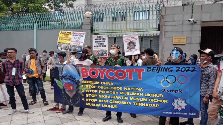 Serukan Boikot Olimpiade Beijing Terkait Penindasan dan Genosida di Xinjiang,  Orator Aliansi Mahasiswa Islam : Apa yang Kalian Rasakan Kalau Orangtua Kalian Diperkosa?