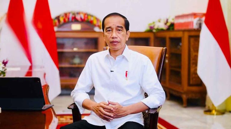 Jokowi Umumkan Pemberian Vaksin Booster Covid-19 Gratis