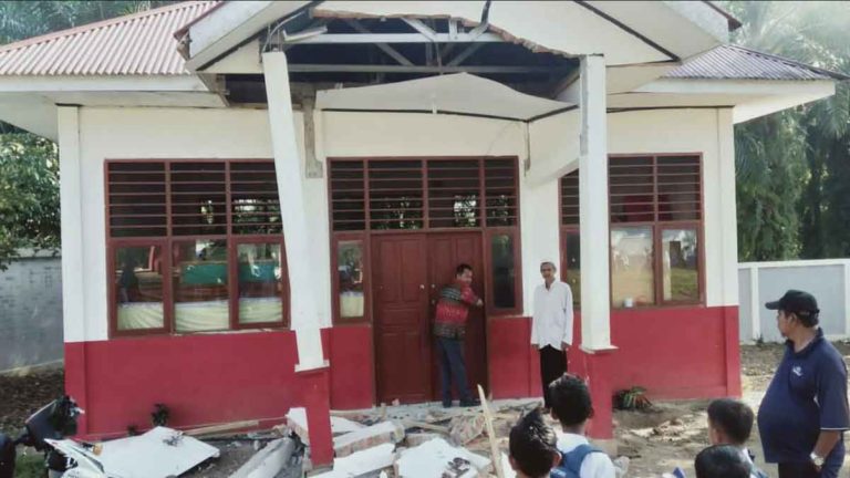7 Warga Meninggal Dunia  dan 85 Terluka Akibat Gempa M 6,1 di Sumatera Barat