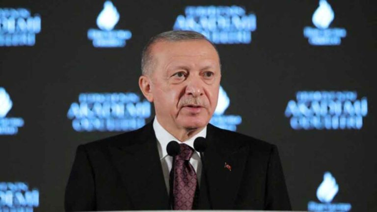 Presiden Turki Erdogan Dites Positif COVID-19, Terpapar Varian Omicron