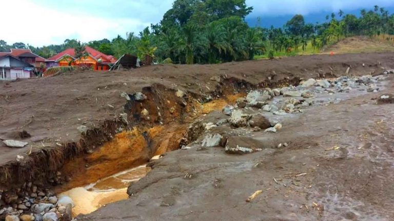 BNPB Pastikan Video Lumpur Bergerak Pasca Gempa Bumi di Sumatera Barat Bukan Likuifaksi