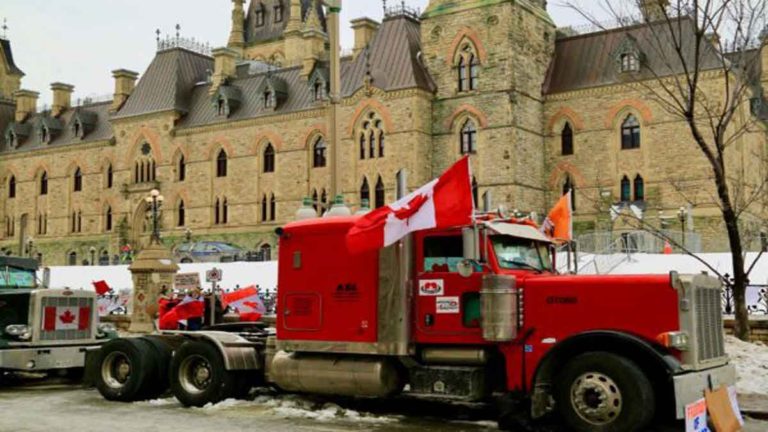 Blokade Pengemudi Truk Tolak  Pembatasan COVID-19 Berlanjut, Ottawa Umumkan Keadaan Darurat