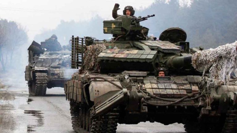 Hari Kedua Invasi! Ukraina Umumkan Berhasil Hancurkan 80 Tank, 516 Kendaraan Lapis Baja dan 10 Jet Tempur Rusia