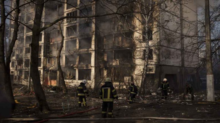 Pasukan Rusia Meningkatkan Serangan ke Kyiv, Korban Tewas dan Luka di Pihak Warga Sipil Terus Bertambah