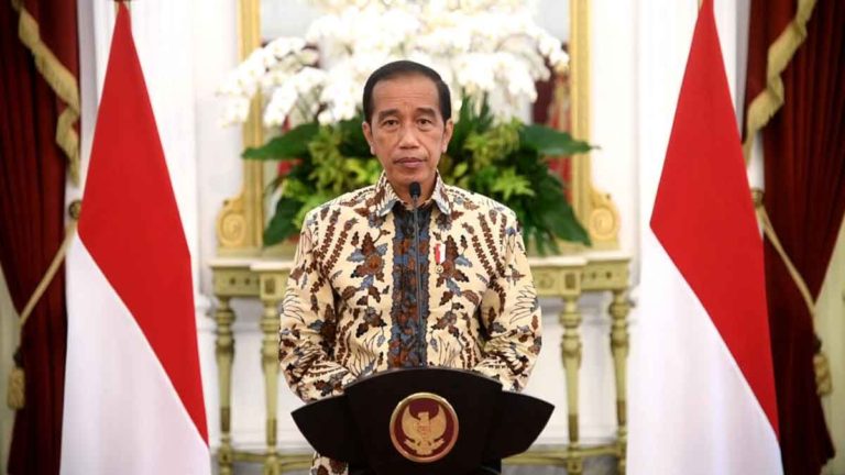 Jokowi : Boleh Mudik Asal Vaksin 2 Kali dan Booster, Pelaku Perjalanan Luar Negeri Tak Perlu Karantina