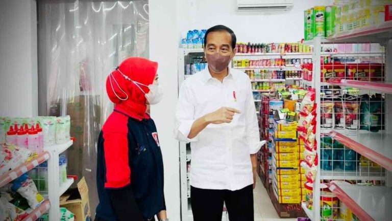 Jokowi Cek Langsung Ketersediaan Minyak Goreng di Pasar dan Minimarket Yogyakarta, Hasilnya Mengejutkan
