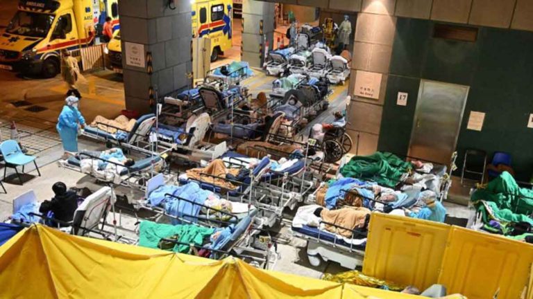 10% Polisi Hong Kong Kena COVID-19, Rumah Sakit Menjejali Kantong Mayat di Bawah Tempat Tidur Pasien yang Sekarat