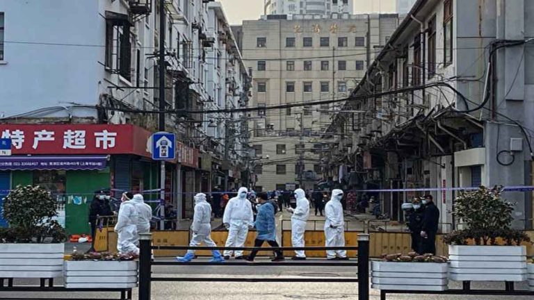 Hampir 200 Komunitas di Shanghai Diblokir Ketat Akibat Pandemi Kian Tidak Terkendali