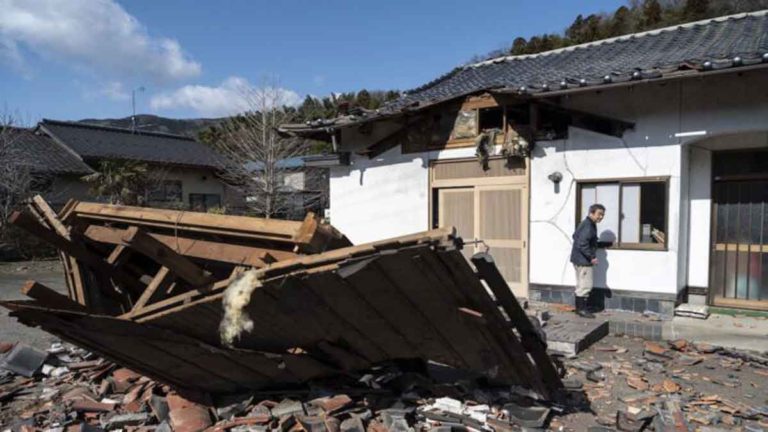 Gempa  7,3 Magnitudo Melanda Jepang, 4 Orang Tewas dan Puluhan Terluka
