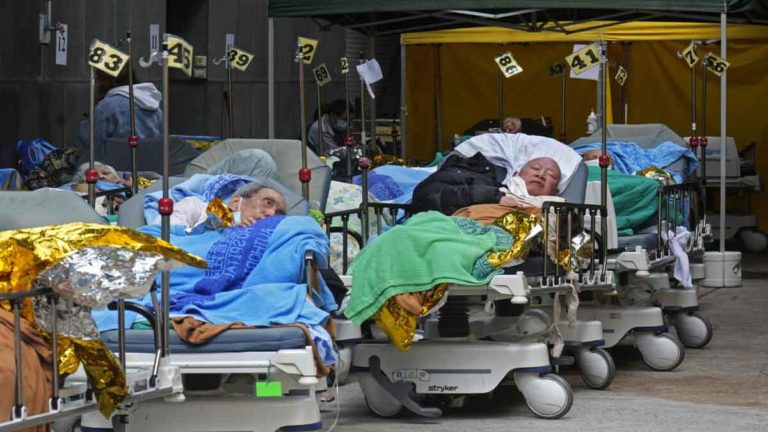 Hong Kong Memecahkan Rekor 30.000 Kasus COVID-19 Berturut-turut,  New York State Hentikan Mandat Wajib Masker dan Vaksin
