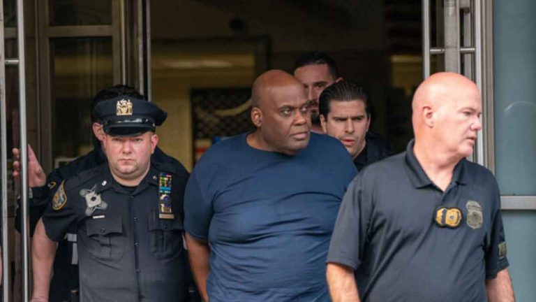 Pelaku Penembakan Kereta Bawah Tanah New York Ditangkap, Menghadapi Dakwaan Teror