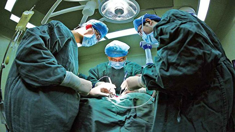 Laporan Baru : Lebih dari 300 Orang Dokter Dicurigai Terlibat dalam Pengambilan Paksa Organ dari Orang yang Masih Hidup