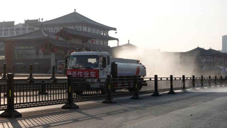 Kota Xi’an, Shaanxi, Tiongkok Tiba-tiba Mengumumkan Akan Ditutup Lagi, Warga Bergegas Memborong Makanan dalam Semalam