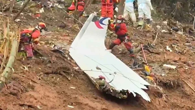 Kecelakaan China Eastern Airlines:  Beijing Meminta AS untuk Mengunduh Data Kotak Hitam