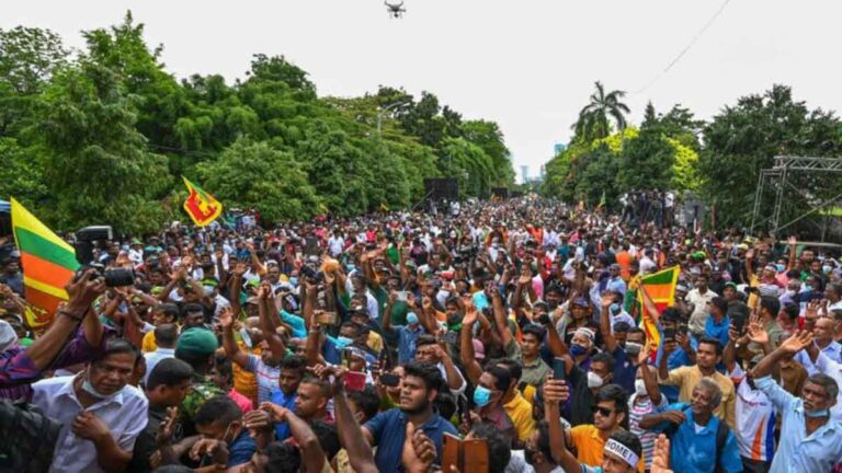 Partai Oposisi Sri Lanka Bersatu Menuntut Pengunduran Diri Presiden