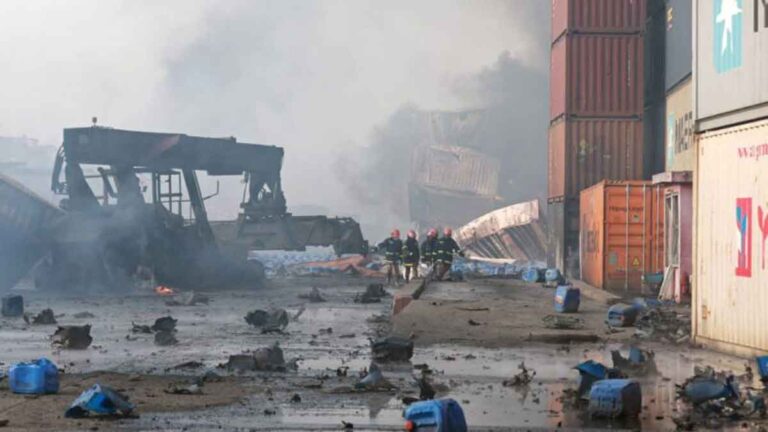 Kebakaran Memicu Ledakan Bahan Kimia di Pelabuhan Chittagong, Bangladesh, 49 Tewas dan 300 Terluka