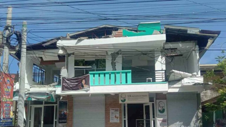 Gempa Berkekuatan Magnitudo 7,1 di Filipina Utara, Rumah Ambruk Hingga Listrik Terputus