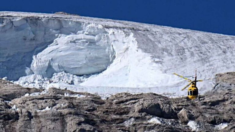 11 Orang Tewas Saat Gletser Terbesar Italia Runtuh Ketika Cuaca Panas yang Memecahkan Rekor Terjadi