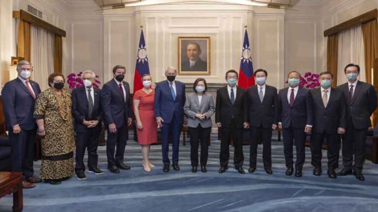 Efek Domino Pelosi, 12 Hari Kemudian Senator AS Ed Markey Pimpin Delegasi Kunjungi Taiwan