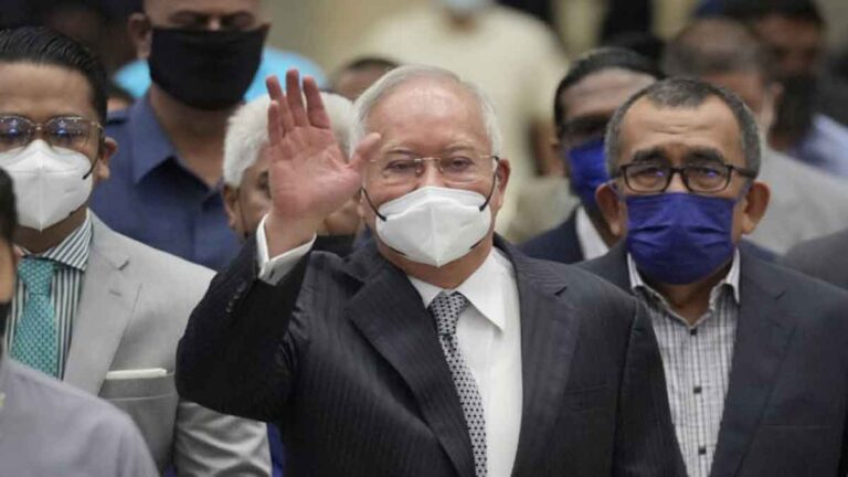 Skandal Korupsi Kasus 1MDB, Mantan PM Malaysia Najib Razak Dipenjara 12 Tahun