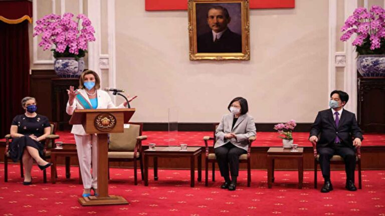 Nancy Pelosi: Mengapa Saya Memimpin Delegasi Kongres ke Taiwan