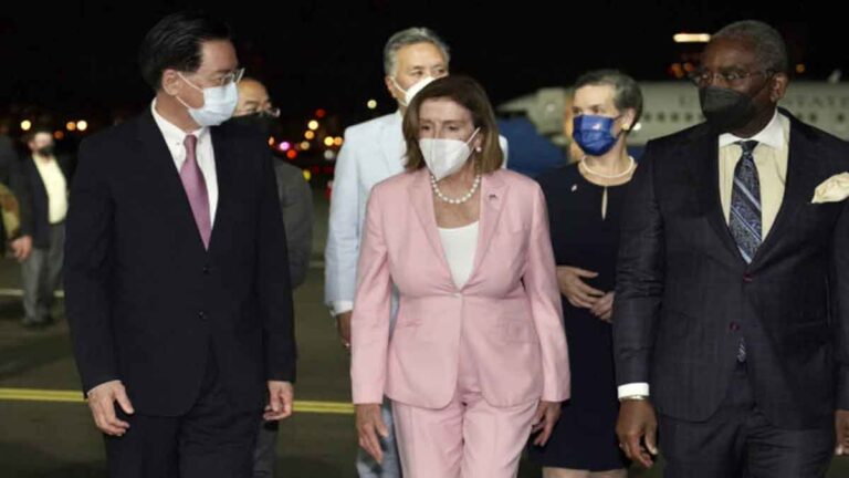 Nancy Pelosi Tiba di Taiwan Di Tengah Ancaman Kekerasan Militer Tiongkok