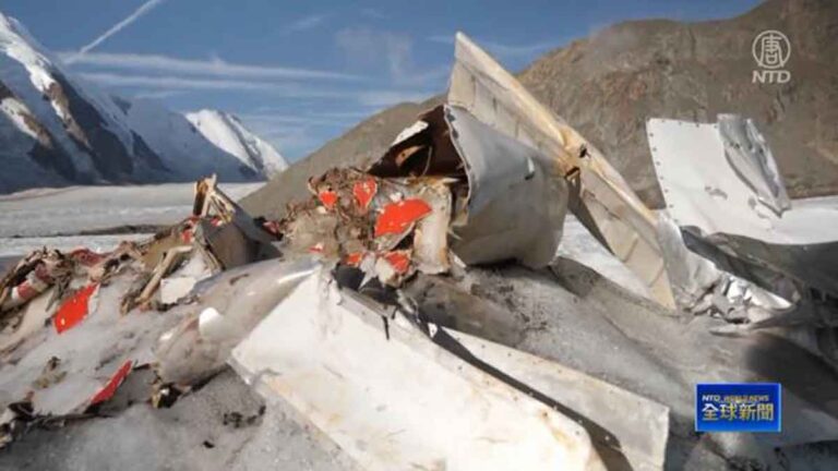 Puing Pesawat Setengah Abad Lalu Muncul Kembali di Pegunungan Eropa Akibat Mencairnya Gletser