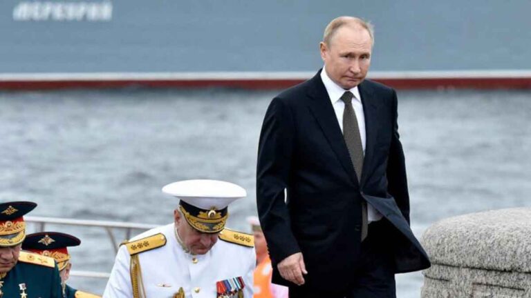 Putin Memobilisasi 300.000 Pasukan Cadangan, Warga Berbondong-bondong Eksodus