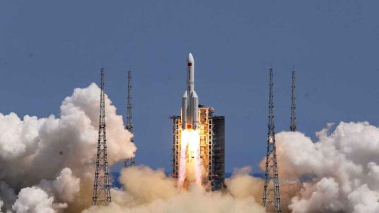 Puing-puing Long March 5-B Jatuh ke Bumi, NASA Sebut Tiongkok Tidak Membagikan Informasi Orbital Secara Spesifik